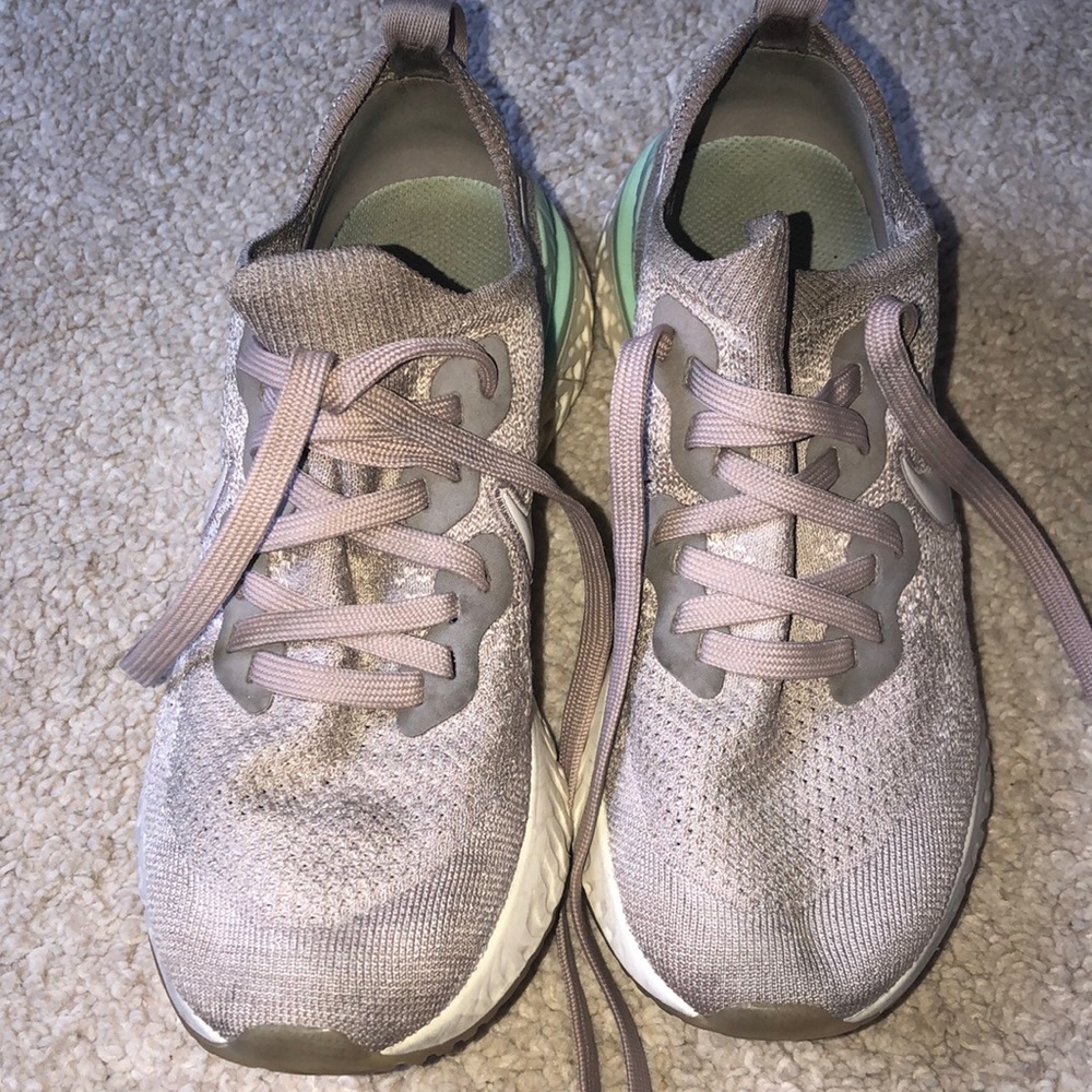 Nike Epic React Women Shoes